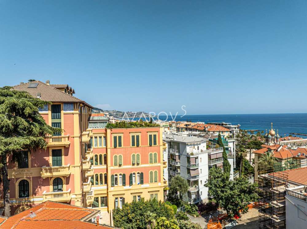 Apartamento de dois quartos à beira-mar à venda em Sanremo