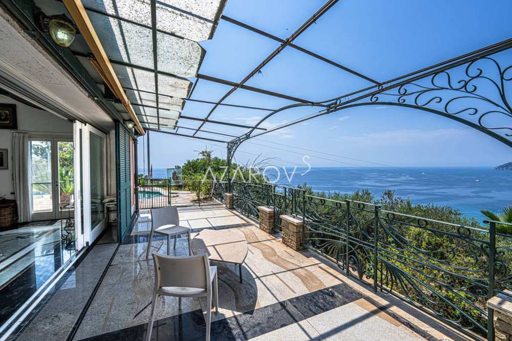 Villa Sanremo ar skatu uz jūru