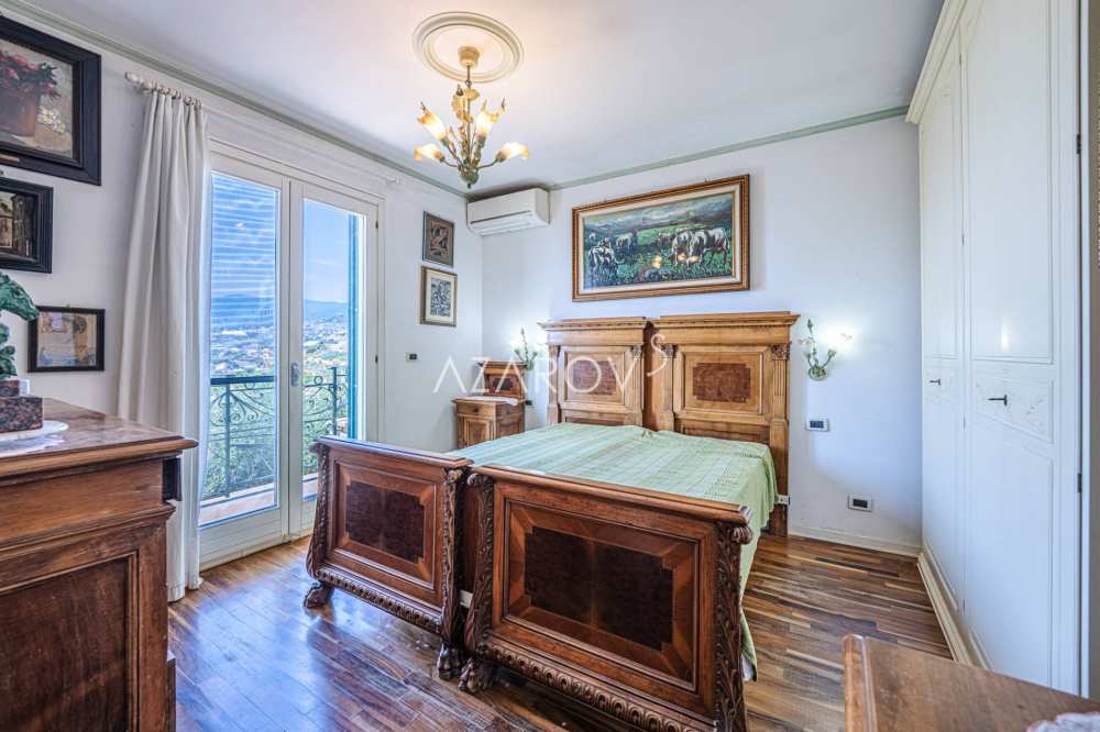 Villa Sanremo ar skatu uz jūru