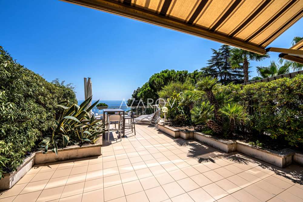 Apartamento de dois quartos em Sanremo