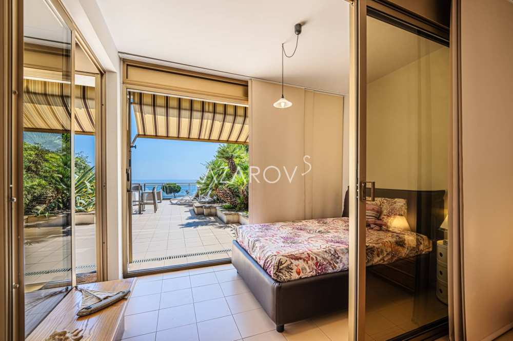 Apartamento de dois quartos em Sanremo