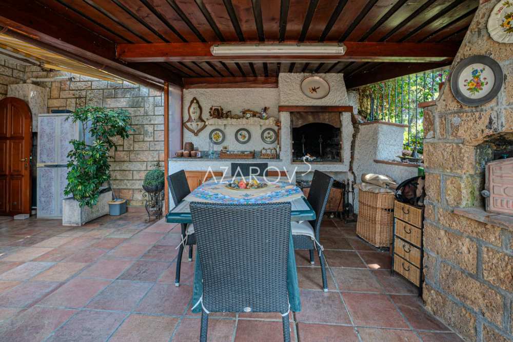 House with terrace in Bordighera