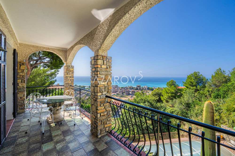 Tiek pārdota villa Ventimiglia