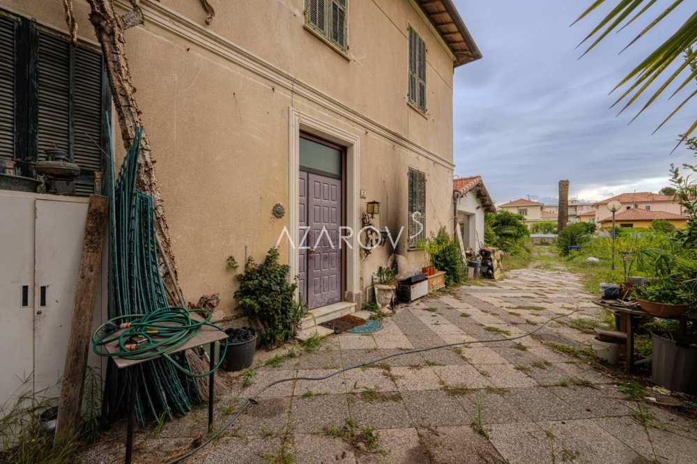 Bordighera'nın merkezinde villa