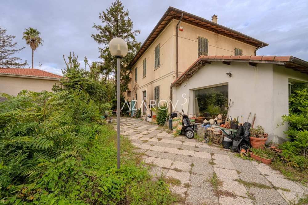 Villa i centrum af Bordighera