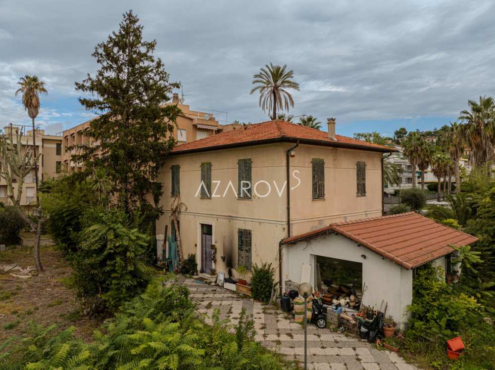 Bordighera'nın merkezinde villa