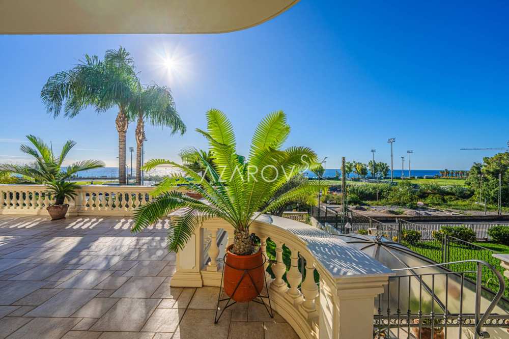 Luksusa villa pie jūras Sanremo