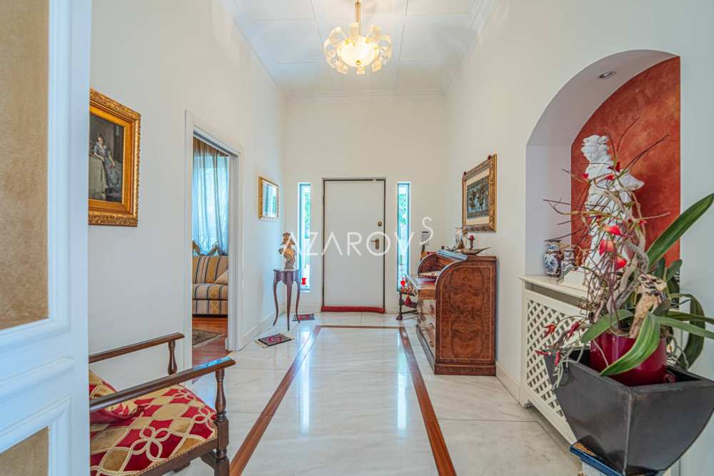 Luksusa villa pie jūras Sanremo