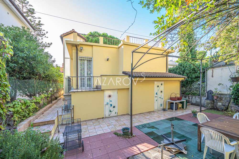 Sanremo'da deniz kenarında villa