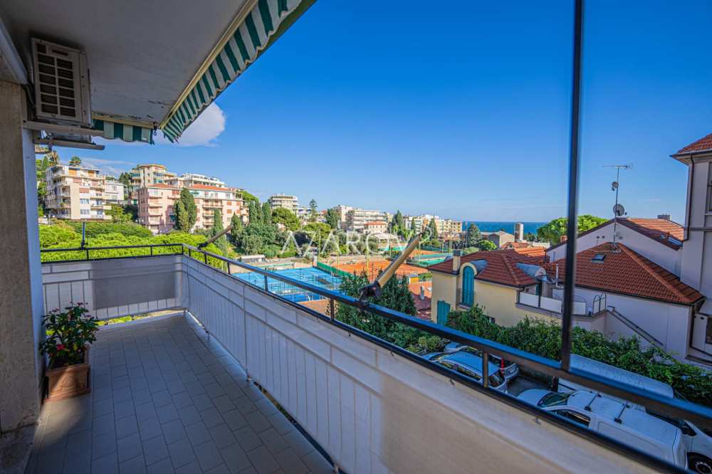 Apartamento de três quartos em Sanremo