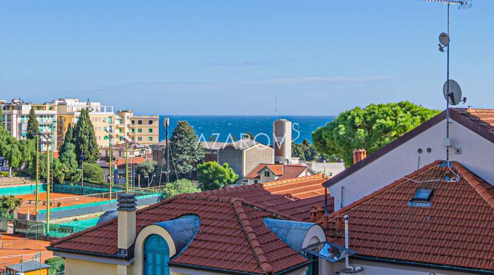 Apartamento de tres habitaciones en San Remo.